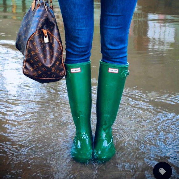 NEW Glossy Green Rain Boots - Picture 2 of 4